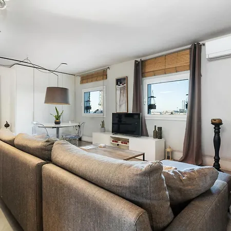 Bright 57m² 1br Ac Parking 32 Lägenhet